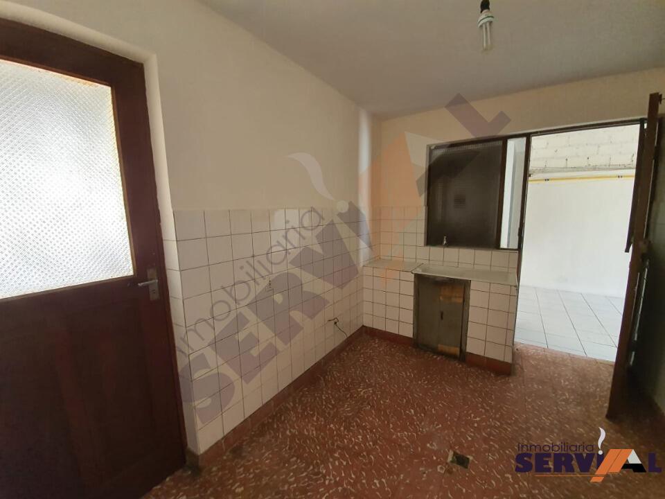 5-thumbnail-casa-con-tienda-en-alquiler-galindo