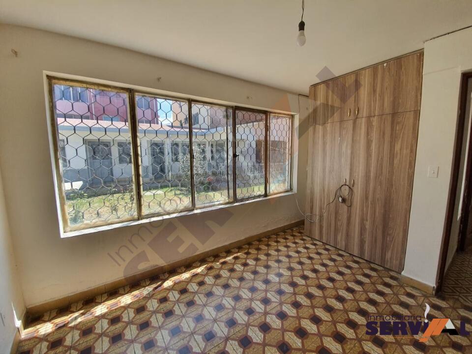 2-thumbnail-casa-con-tienda-en-alquiler-galindo