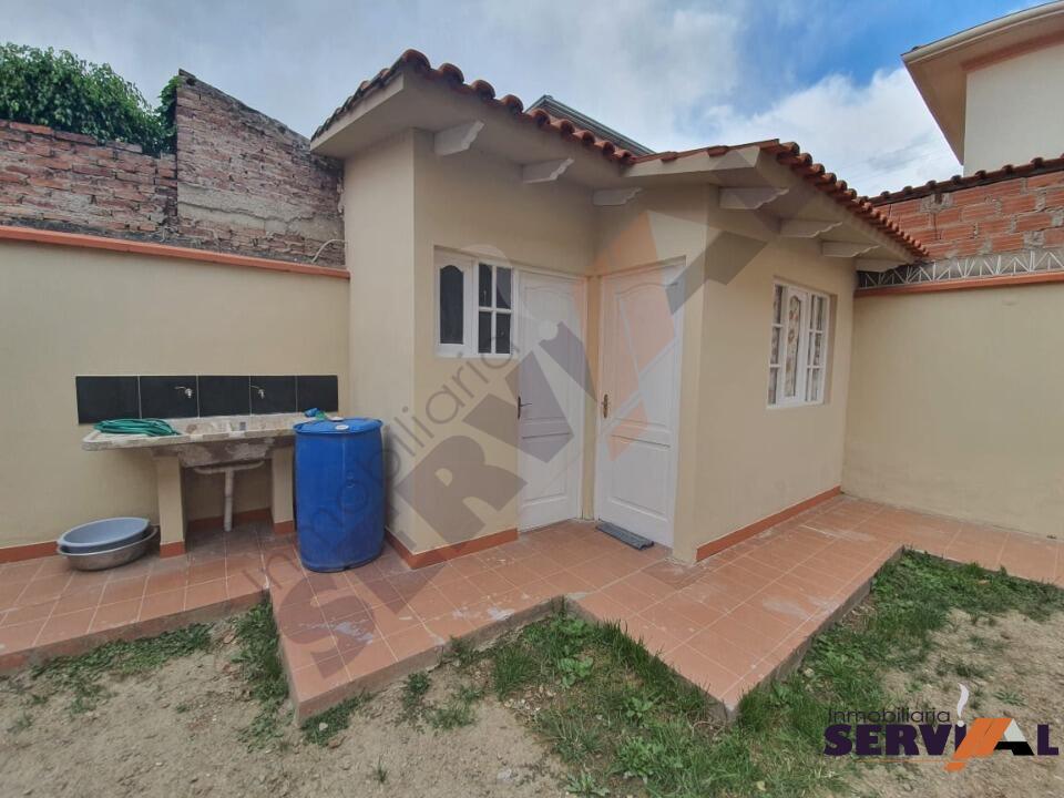 8-thumbnail-bonita-casa-en-venta-en-av-villavicencio