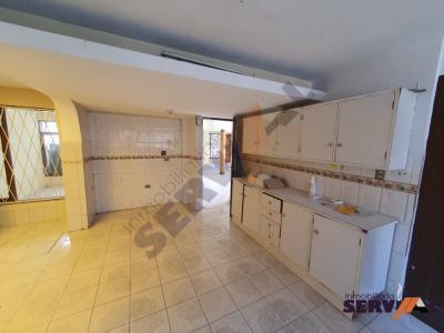 amplia-casa-en-alquiler-sobre-parque-de-la-familia